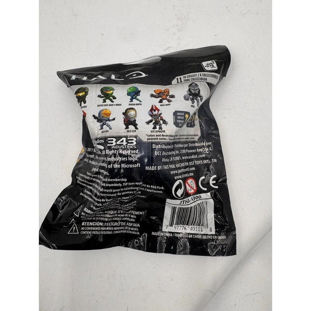 HALO 5 Backpack Hanger Clip Toy One Random Clip On Ornament Key Chain Random PAC